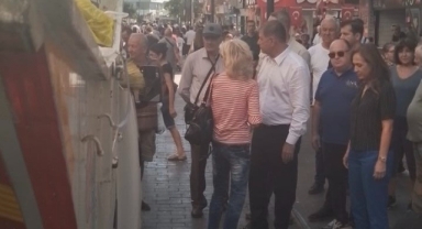 Başkan Tugay Karşıyaka’da çöp toplattı, işçiler karşı karşıya geldi