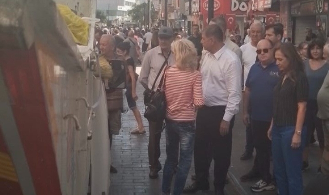Başkan Tugay Karşıyaka’da çöp toplattı, işçiler karşı karşıya geldi