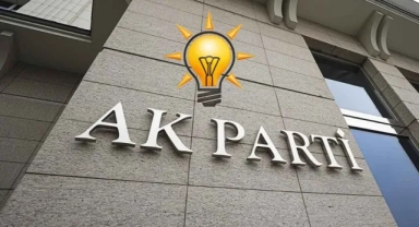 AK Parti'de 2 İlçe Başkanı İstifa Etti
