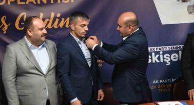 CHP’li Belediye Meclis Üyesi AK Parti’ye geçti