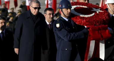 Cumhurbaşkanı Erdoğan, Anıtkabir’i ziyaret etti
