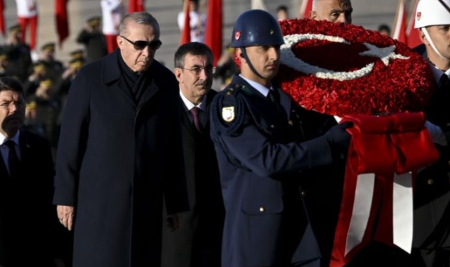 Cumhurbaşkanı Erdoğan, Anıtkabir’i ziyaret etti