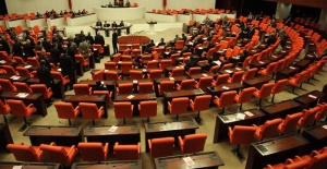 Anayasa değişiklik teklifi oylamasında kriz