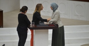 Aylin Nazlıaka’nın kelepçeli eylemi sona erdi