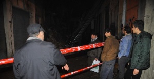 İzmir’de bina çöktü, faciadan dönüldü