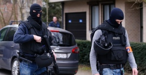 Alman polisinden PKK'ya baskın