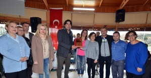 İşitme engelli vatandaşlar Foça’yı gezdi