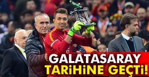 Muslera Galatasaray tarihine geçti