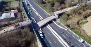 İtalya'da köprü çöktü: 2 ölü
