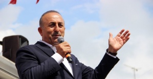 Bakan Çavuşoğlu: “Aç tavuk kendisini buğday ambarında görür”