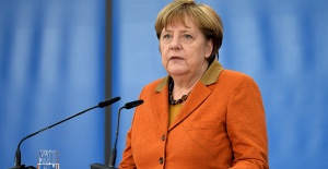 Merkel: Esad dönemi sona erdirilmeli