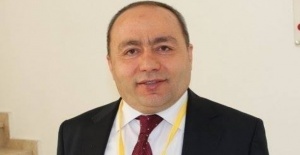 52 yaşındaki profesör kalbine yenik düştü