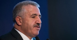 Bakan Arslan'dan İzmir'e müjde