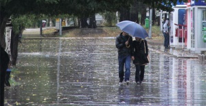 Meteoroloji 3 il için kuvvetli yağış uyarısını yeniledi