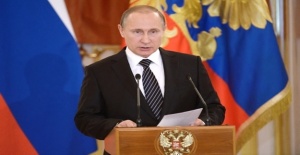 Putin’den, Macron’a tebrik