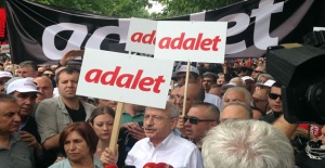 Kılıçdaroğlu’na Rabia işaretli tepkili karşılama