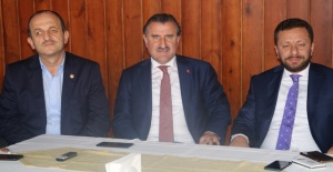 Bakan Osman Aşkın Bak gazetecilerle sohbet toplantısı düzenledi
