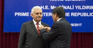 Başbakan Yıldırım’a Vietnam’da Şeref Madalyası