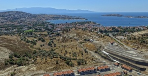 Foça’ya deniz manzaralı terminal