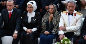 Hulusi Akar, eşine yöneltilen eleştirilere cevap verdi