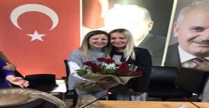 AK Parti kadın kollarında görev değişimi