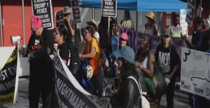 Los Angeles'ta Trump protestosu