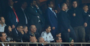 Başbakan Binali Yıldırım derbi maçı izledi