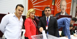 Bayraklı’da coşkulu kongre