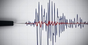 İzmir'de korkutan deprem