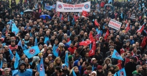 5 bin metal işçisi meydanlara indi