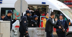 Genelkurmay Başkanı Akar'ın ziyareti esnasında Kilis Valiliği yanına roket düştü
