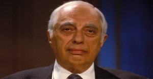 Ünlü tarihçi hayatını kaybetti