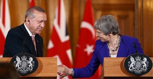 İngiltere Başbakanı May, Erdoğan‘ı tebrik etti