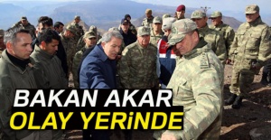 Bakan Akar olay yerinde