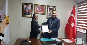 AK Gençliğin sevilen ismi Derya Pala'dan coşkulu başvuru
