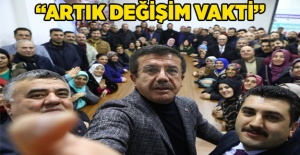 Bir deliye ihtiyaç var; o da karşınızda