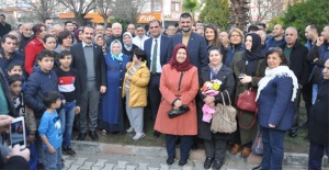 AK Partili Kırkpınar'a Miting Havasında Karşılama