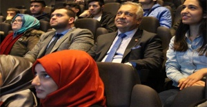 Bilal Doğan gençlerle sinemada