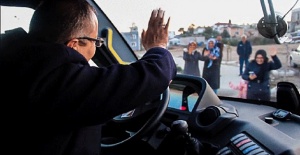 AK Parti adayı Yılmaz direksiyona geçti, müjdesini verdi