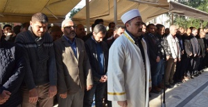 Şehit edilen Müslümanlar için gıyabi cenaze namazı