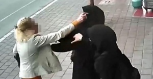 Tesettürlü iki genç kıza saldıran kadın gözaltına alındı