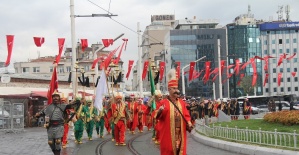 Türk Polis Teşkilatı’nın kuruluşunun 174’üncü yıl dönümü Taksim’de marşlarla kutlandı