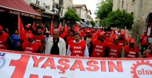 İzmir’in ilçelerini 1 Mayıs coşkusu sardı