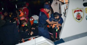 İzmir'de 21'i çocuk 35 kaçak göçmen yakalandı