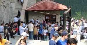Sümela Manastırı bayramda doldu, taştı