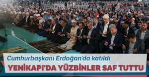 Yenikapı'da Enderun teravih namazında yüz binlerce kişi saf tuttu