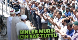 Binler Mursi için saf tuttu