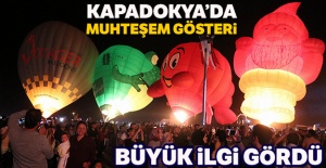 Kapadokya'da sıcak hava balonlarından muhteşem gösteri