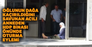 Oğlunun dağa kaçırıldığını savunan acılı anne, geceyi HDP il binası önünde geçirdi