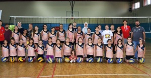 Yunusemre’de voleybol yaz kursu devam ediyor